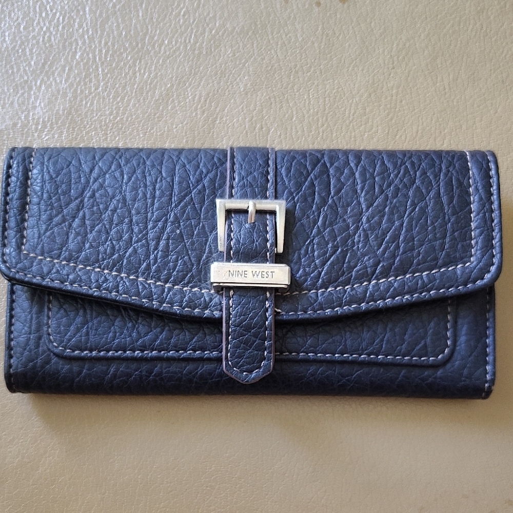 Nine West Black Leather Bag with Textured Finish